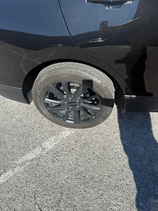 2023 Chevrolet Equinox - Image 10 of 19