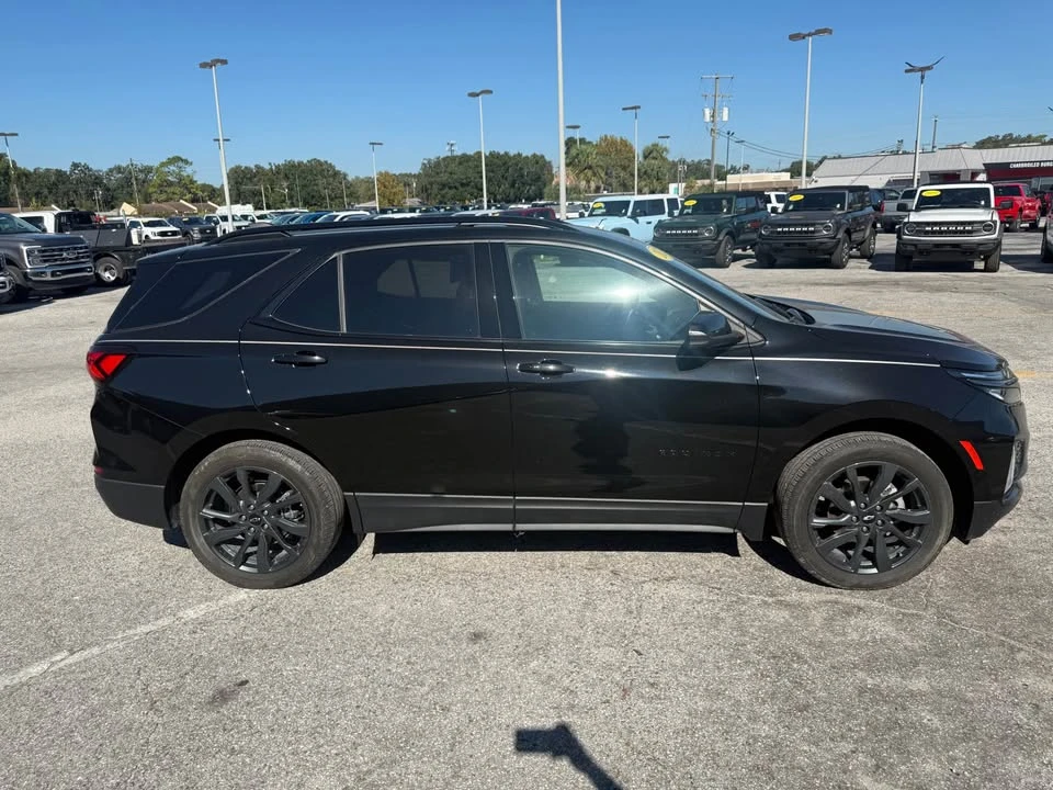 2023 Chevrolet Equinox - Image 2 of 19
