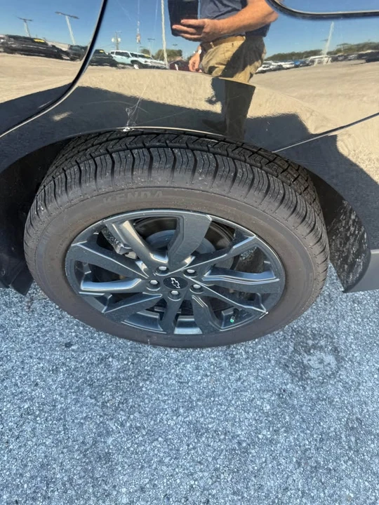 2023 Chevrolet Equinox - Image 11 of 19