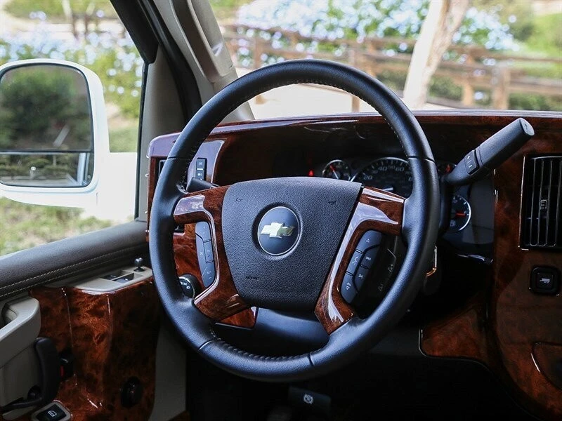 2023 Chevrolet Express - Image 19 of 21