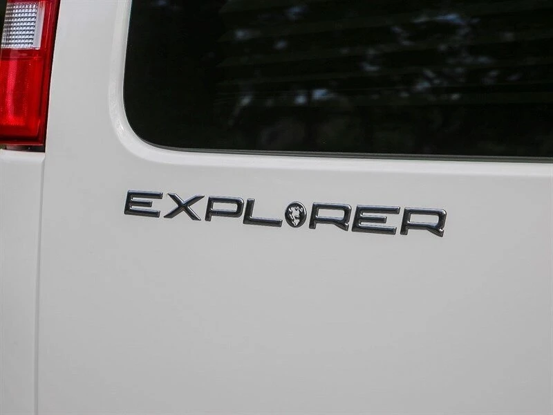 2023 Chevrolet Express - Image 14 of 21