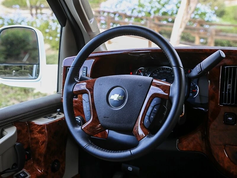 2023 Chevrolet Express - Image 19 of 21