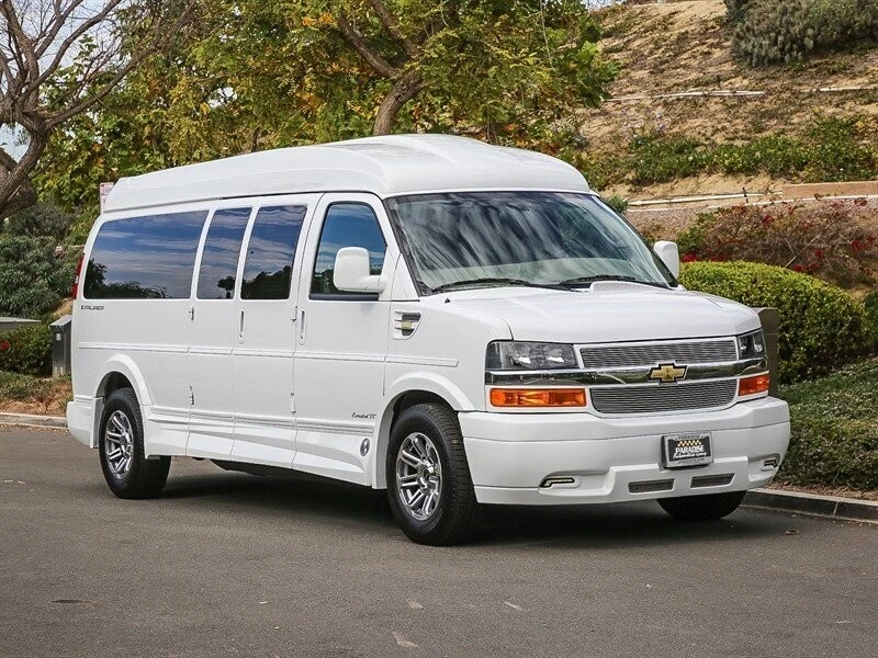2023 Chevrolet Express - Image 8 of 21