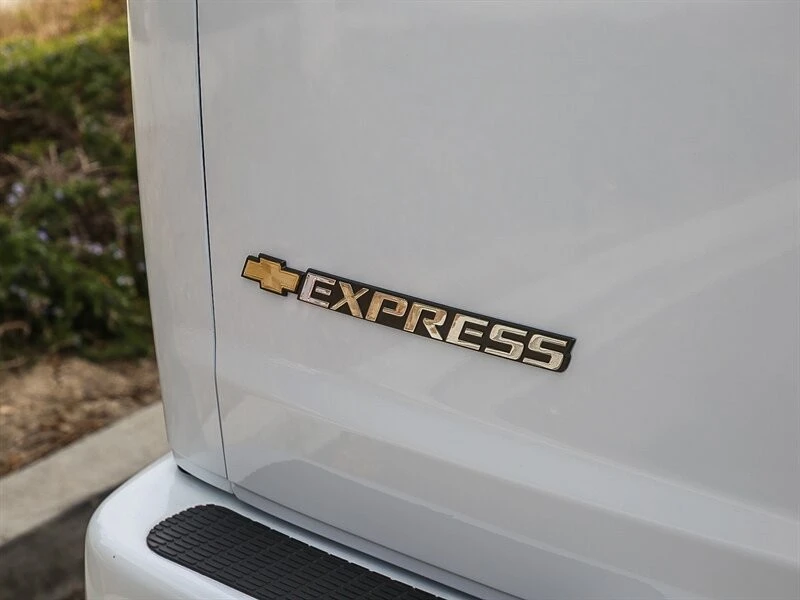 2023 Chevrolet Express - Image 16 of 21