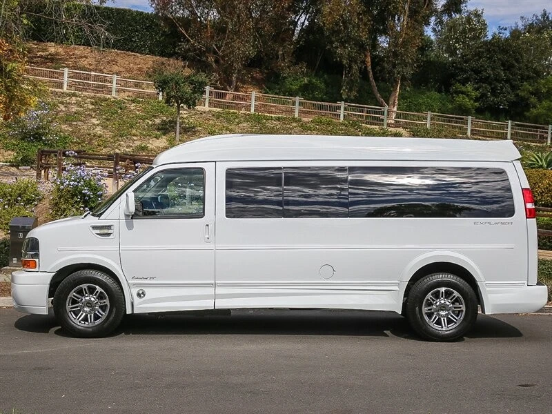 2023 Chevrolet Express - Image 3 of 21