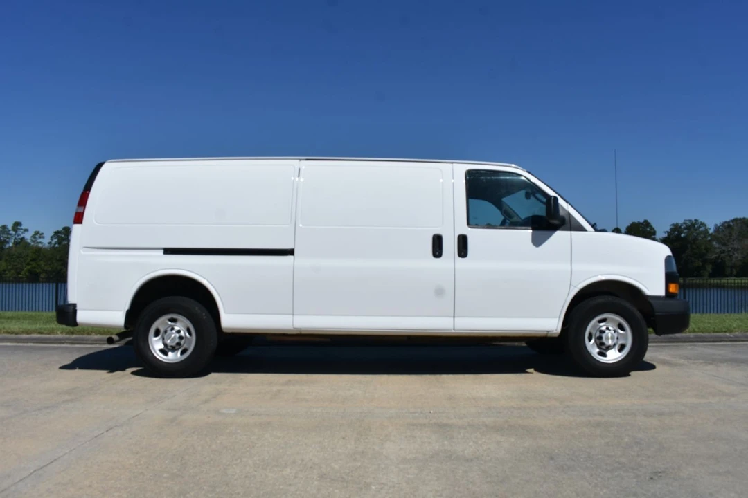 2023 Chevrolet Express - Image 3 of 12