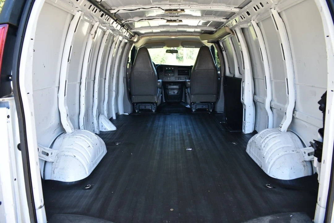 2023 Chevrolet Express - Image 9 of 12