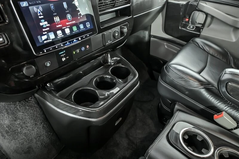 2023 Chevrolet Express - Image 30 of 31