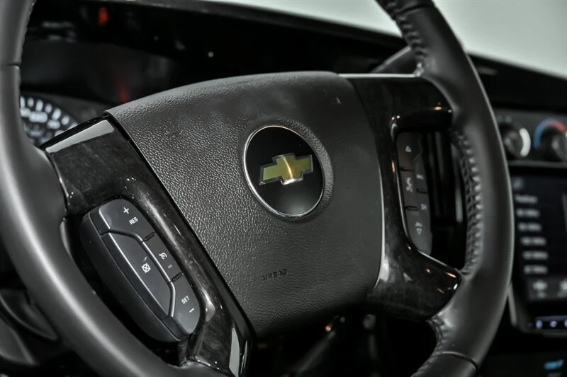 2023 Chevrolet Express - Image 21 of 31