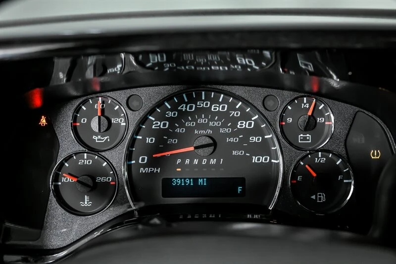 2023 Chevrolet Express - Image 22 of 31