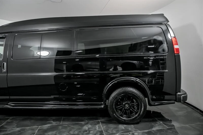 2023 Chevrolet Express - Image 7 of 31