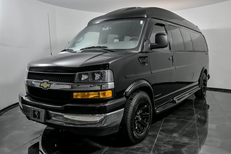 2023 Chevrolet Express - Image 5 of 31