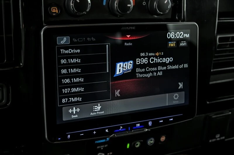 2023 Chevrolet Express - Image 26 of 31