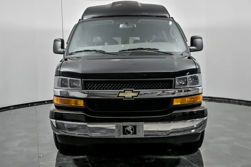 2023 Chevrolet Express - Image 4 of 31