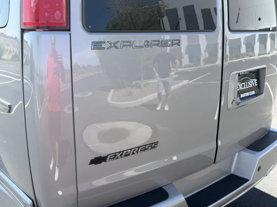 2023 Chevrolet Express - Image 20 of 31