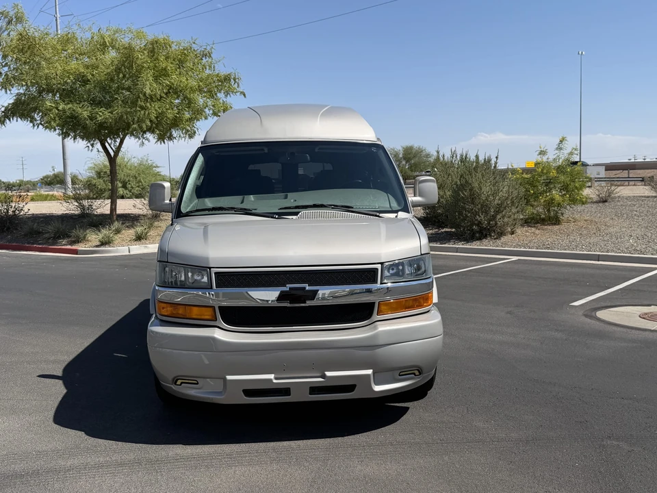 2023 Chevrolet Express - Image 11 of 31