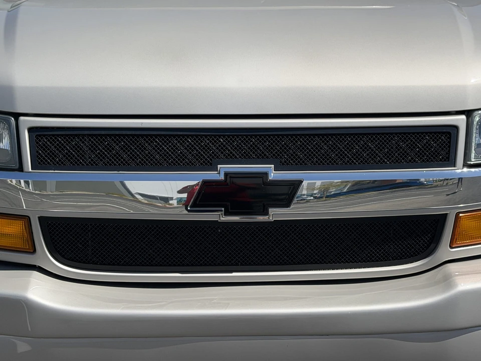 2023 Chevrolet Express - Image 13 of 31