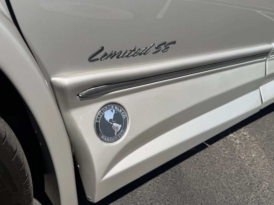 2023 Chevrolet Express - Image 16 of 31