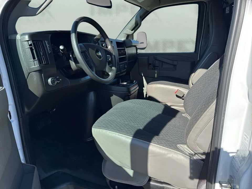 2023 Chevrolet Express - Image 9 of 12