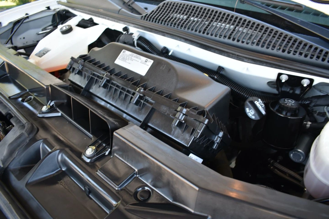 2023 Chevrolet Express - Image 18 of 18