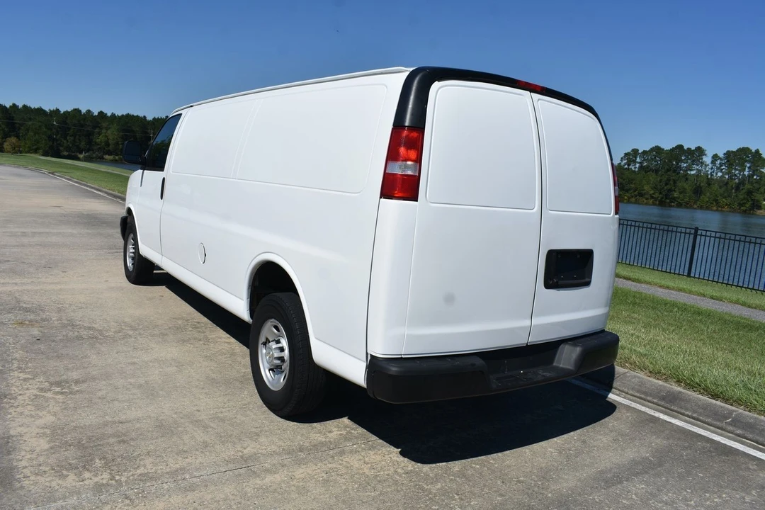 2023 Chevrolet Express - Image 8 of 18