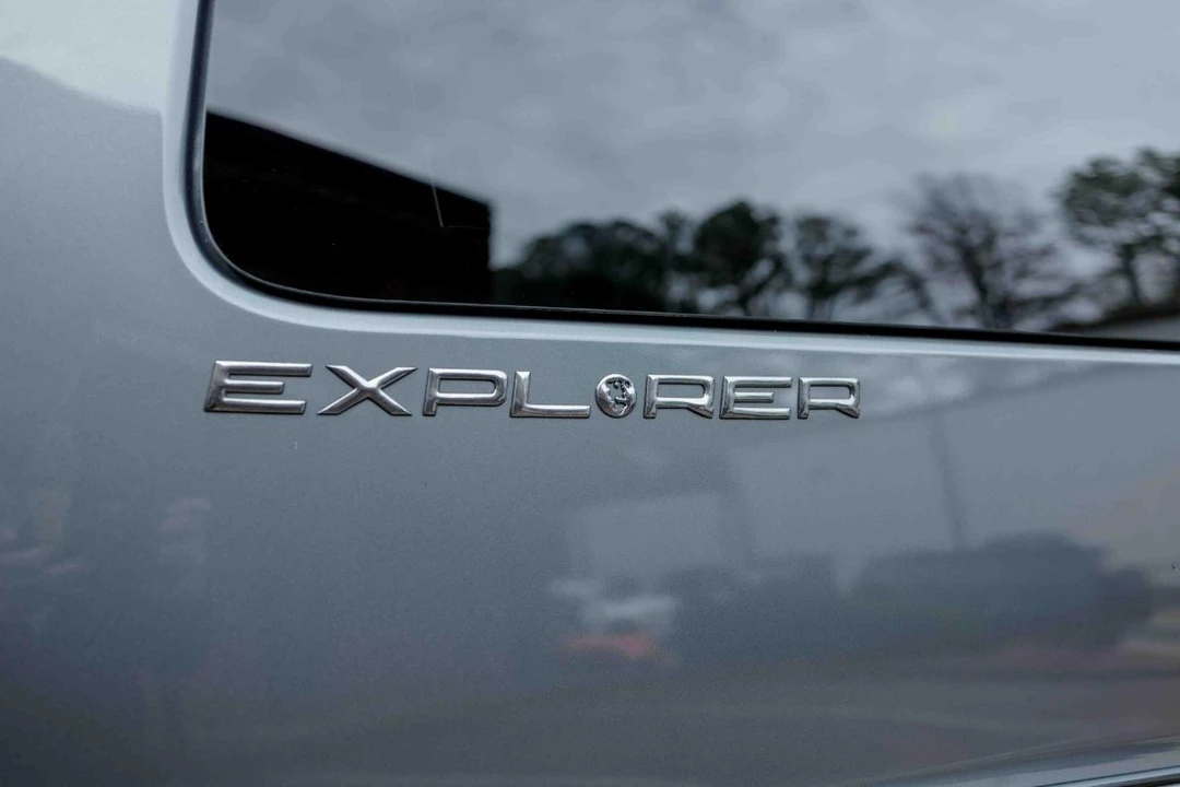 2023 Chevrolet Express - Image 21 of 21