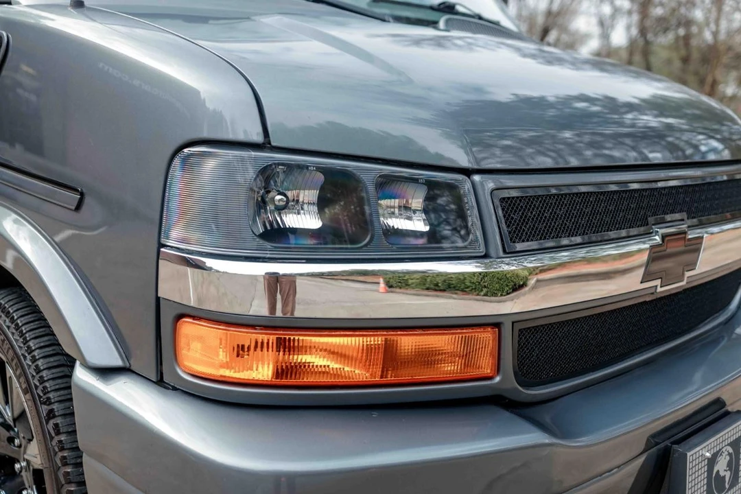 2023 Chevrolet Express - Image 14 of 21