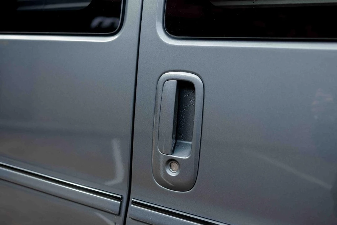 2023 Chevrolet Express - Image 19 of 21