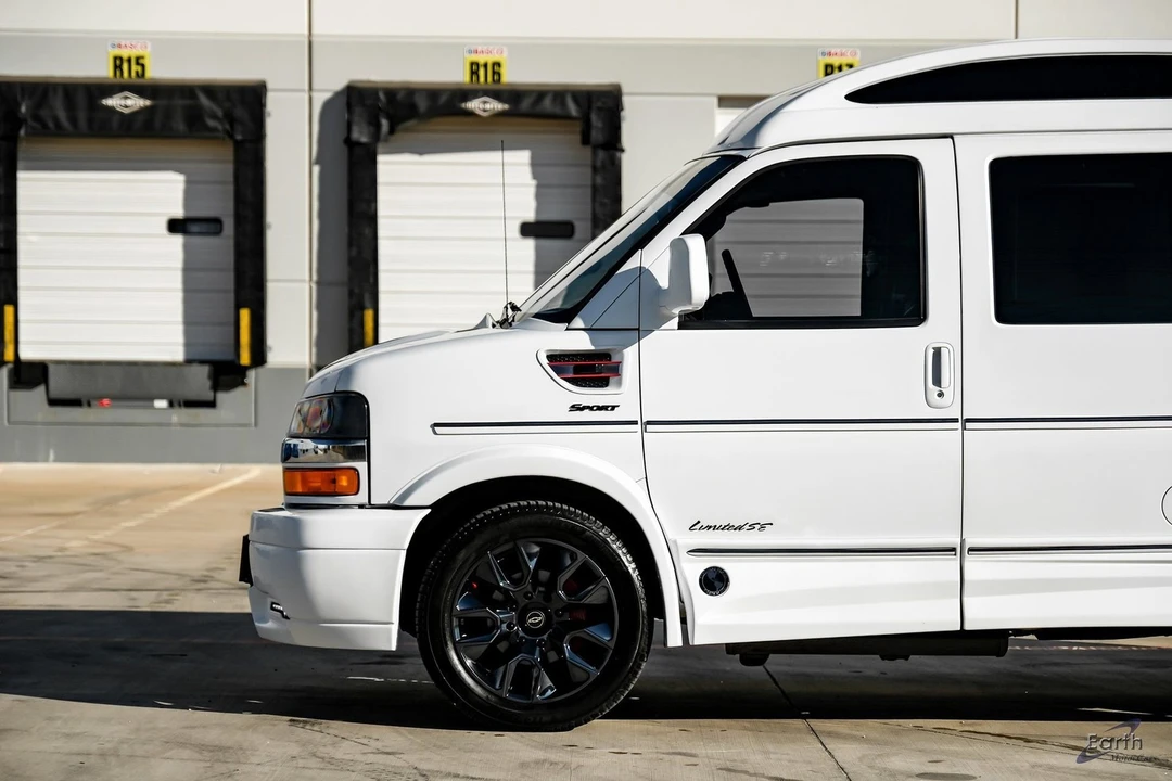 2023 Chevrolet Express - Image 6 of 12