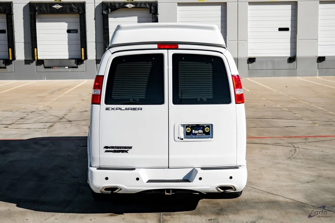 2023 Chevrolet Express - Image 11 of 12