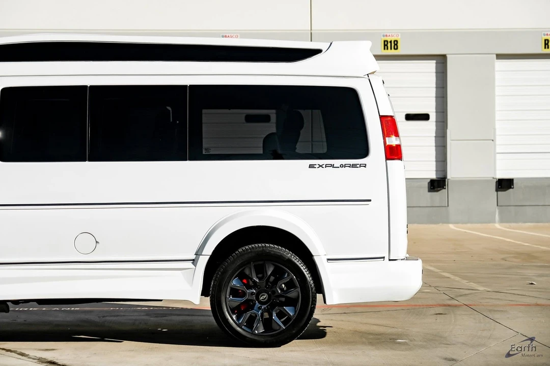 2023 Chevrolet Express - Image 7 of 12