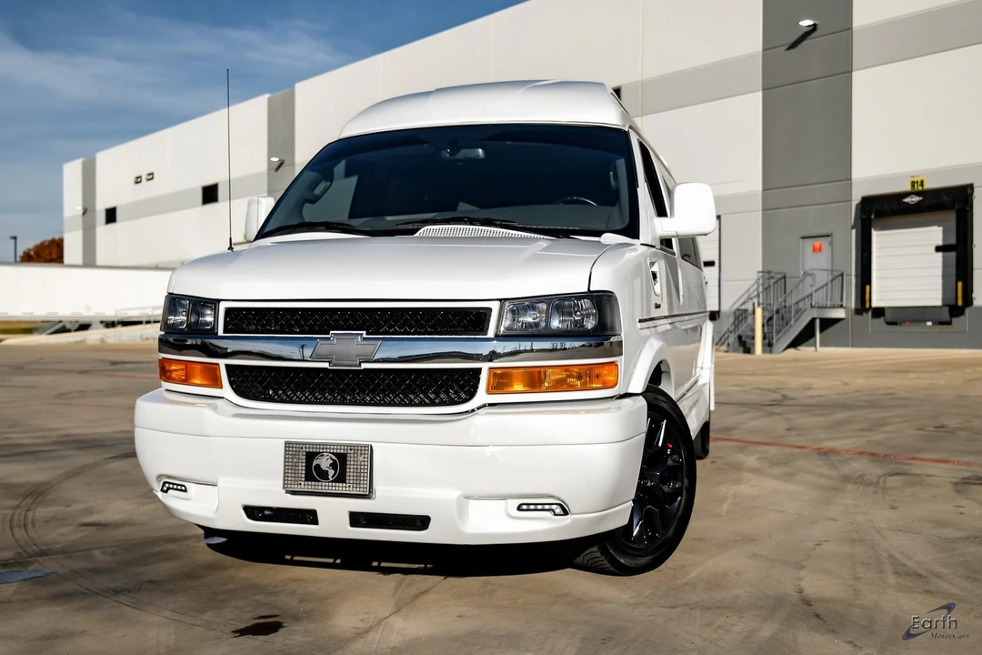 2023 Chevrolet Express - Image 3 of 12