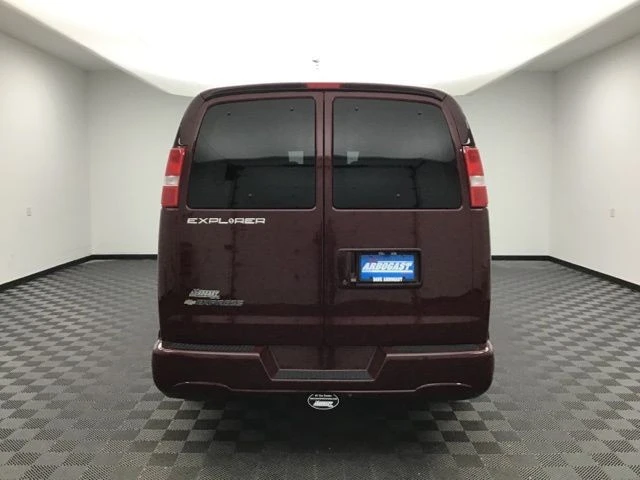 2023 Chevrolet Express - Image 4 of 12