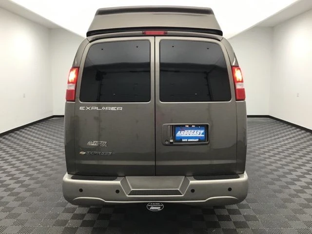 2023 Chevrolet Express - Image 4 of 12