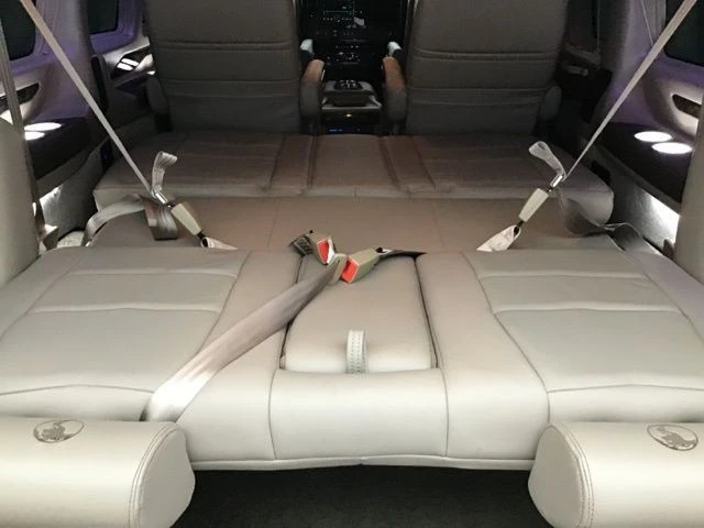 2023 Chevrolet Express - Image 9 of 12