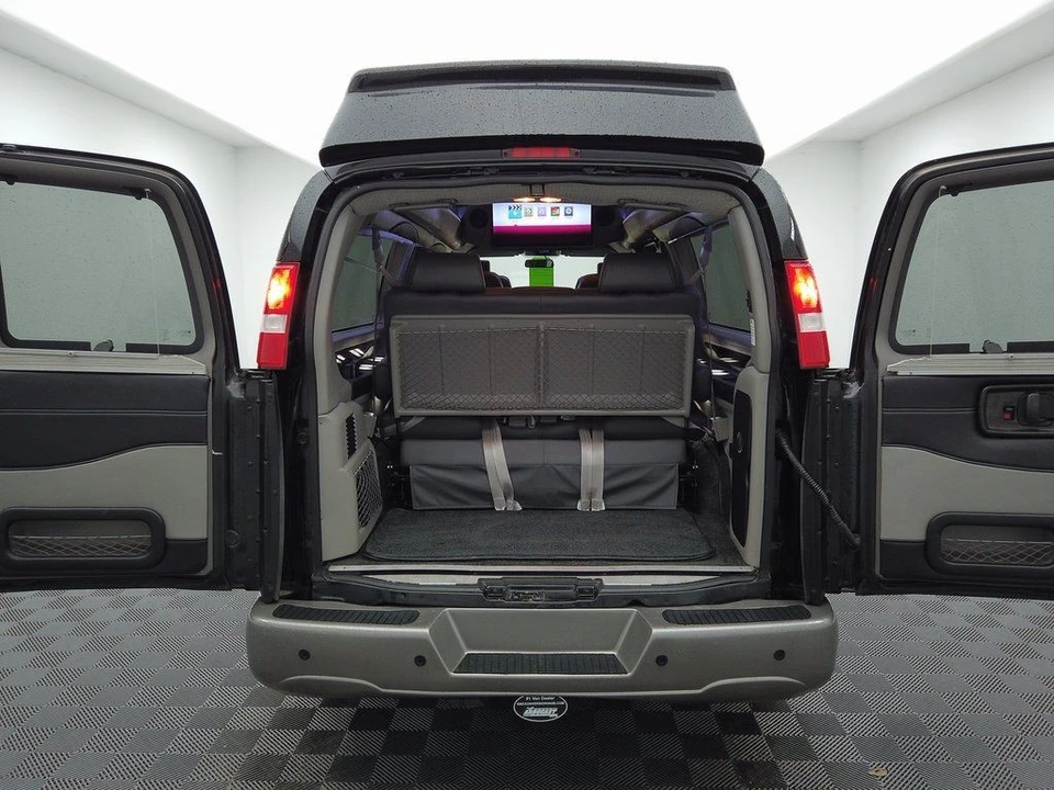 2023 Chevrolet Express - Image 6 of 12