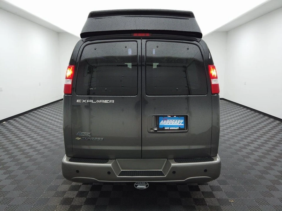2023 Chevrolet Express - Image 4 of 12