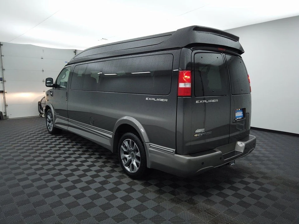 2023 Chevrolet Express - Image 12 of 12