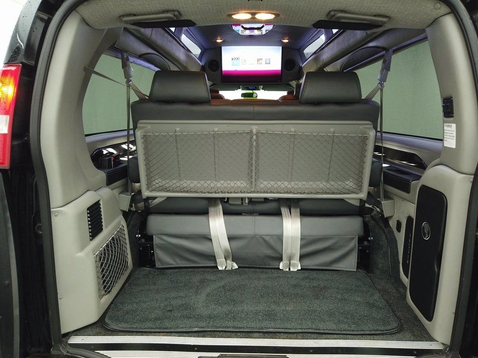 2023 Chevrolet Express - Image 7 of 12