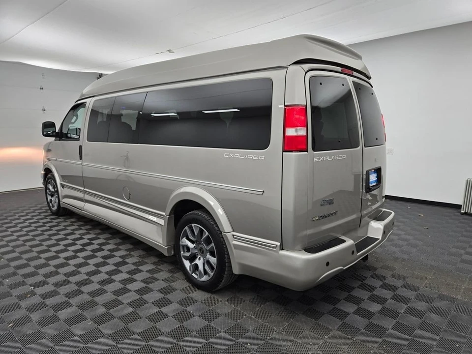 2023 Chevrolet Express - Image 12 of 12