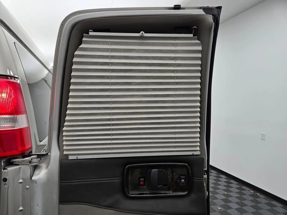 2023 Chevrolet Express - Image 11 of 12