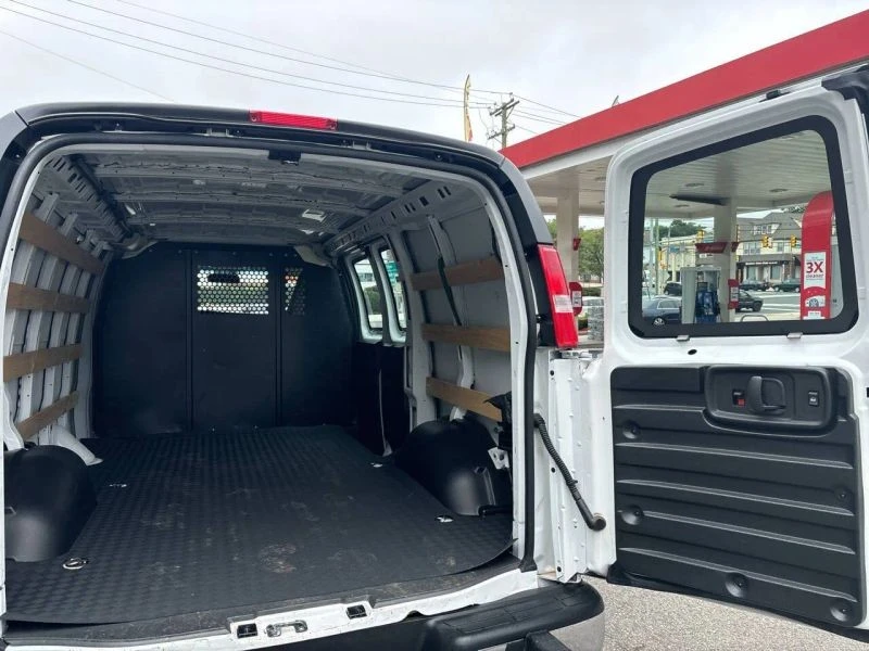 2023 Chevrolet Express - Image 11 of 12