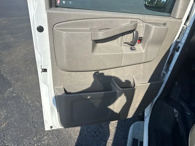 2023 Chevrolet Express - Image 19 of 21