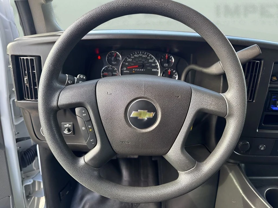 2023 Chevrolet Express - Image 10 of 12