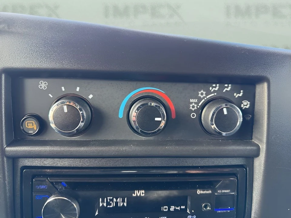 2023 Chevrolet Express - Image 14 of 21