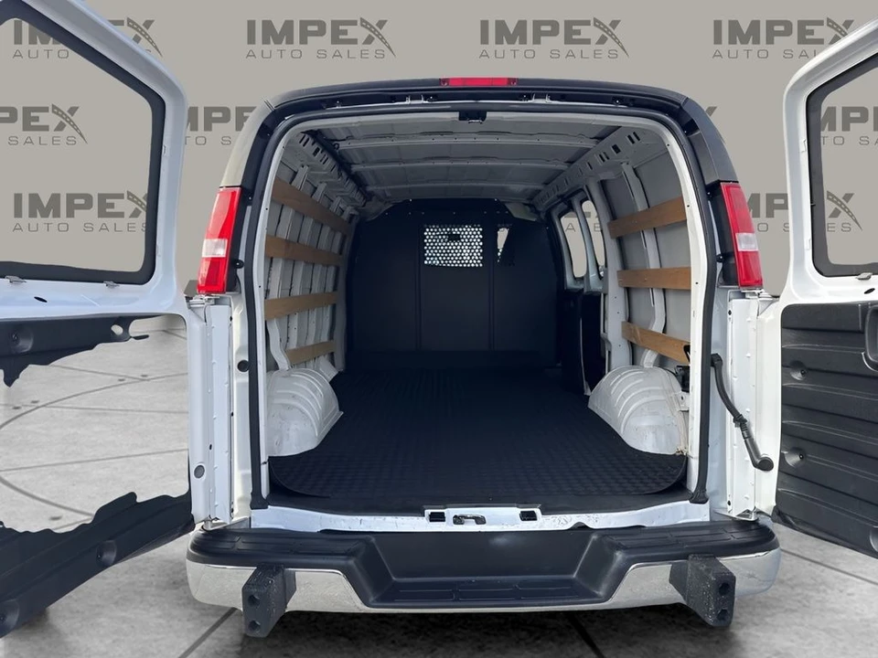 2023 Chevrolet Express - Image 21 of 21