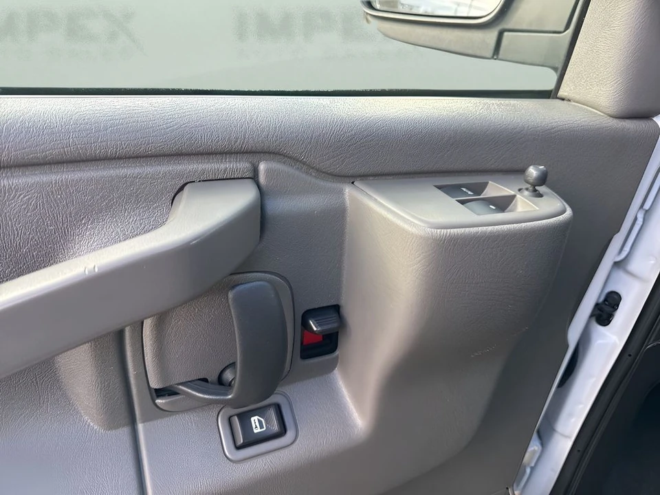 2023 Chevrolet Express - Image 19 of 21
