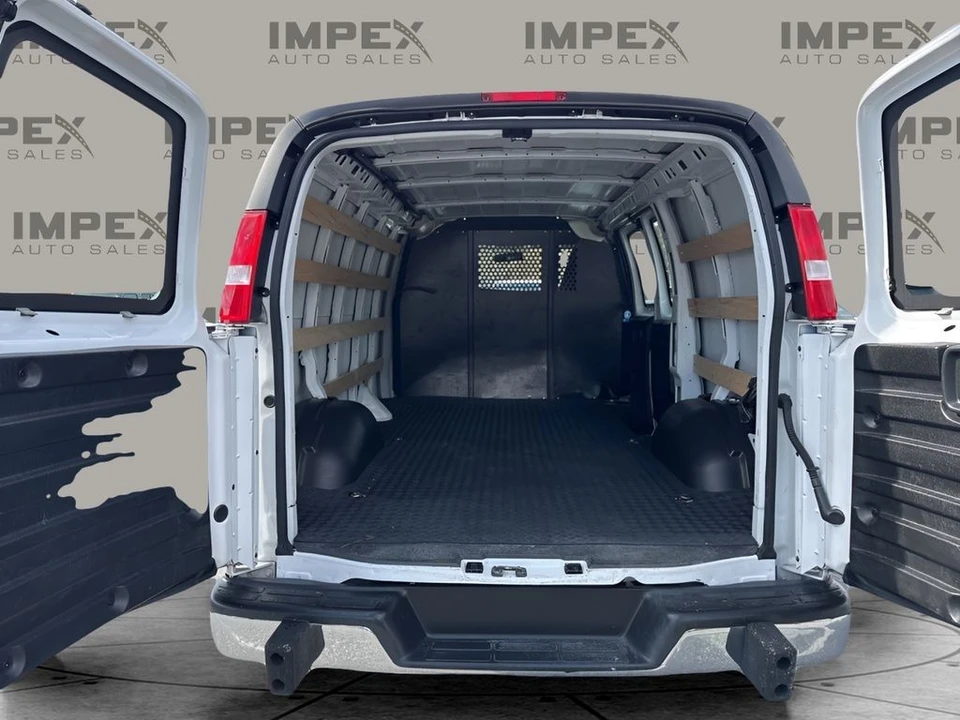 2023 Chevrolet Express - Image 21 of 21
