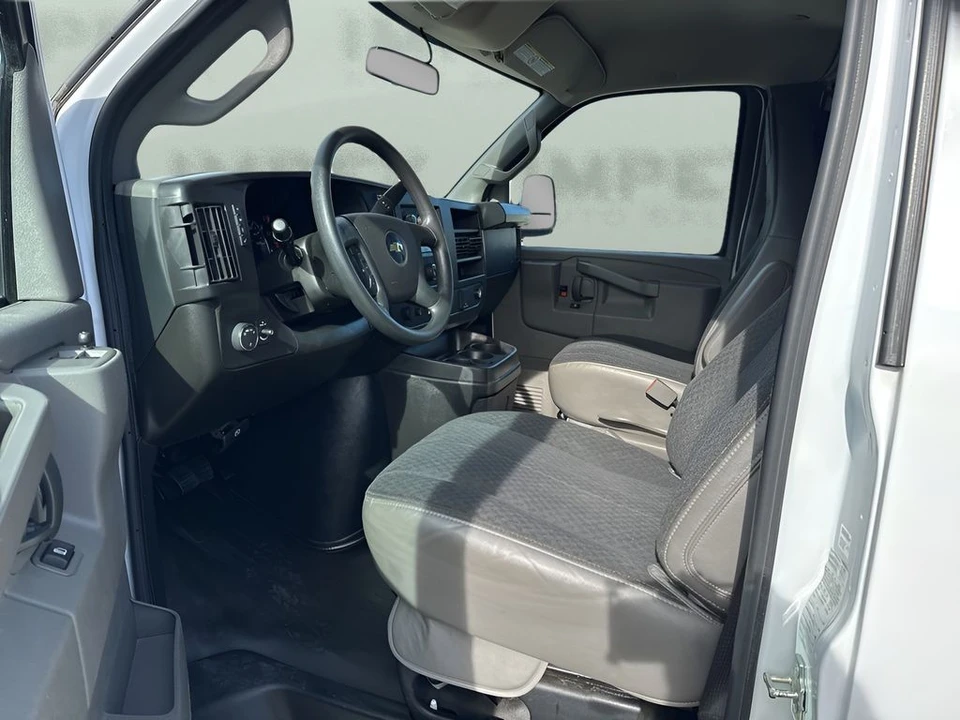 2023 Chevrolet Express - Image 9 of 21