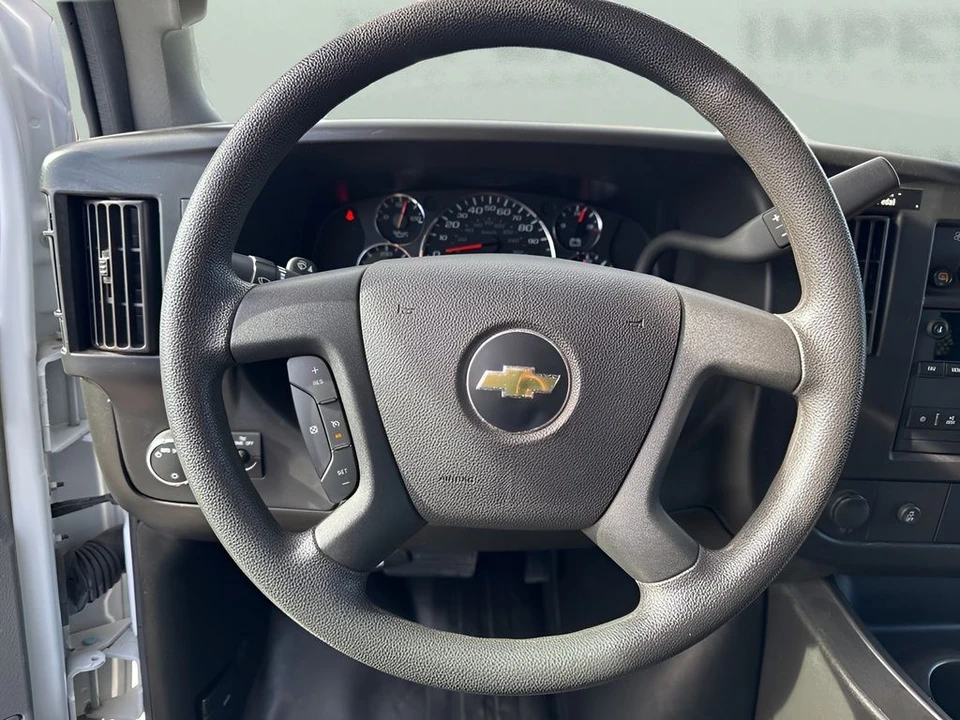 2023 Chevrolet Express - Image 10 of 21